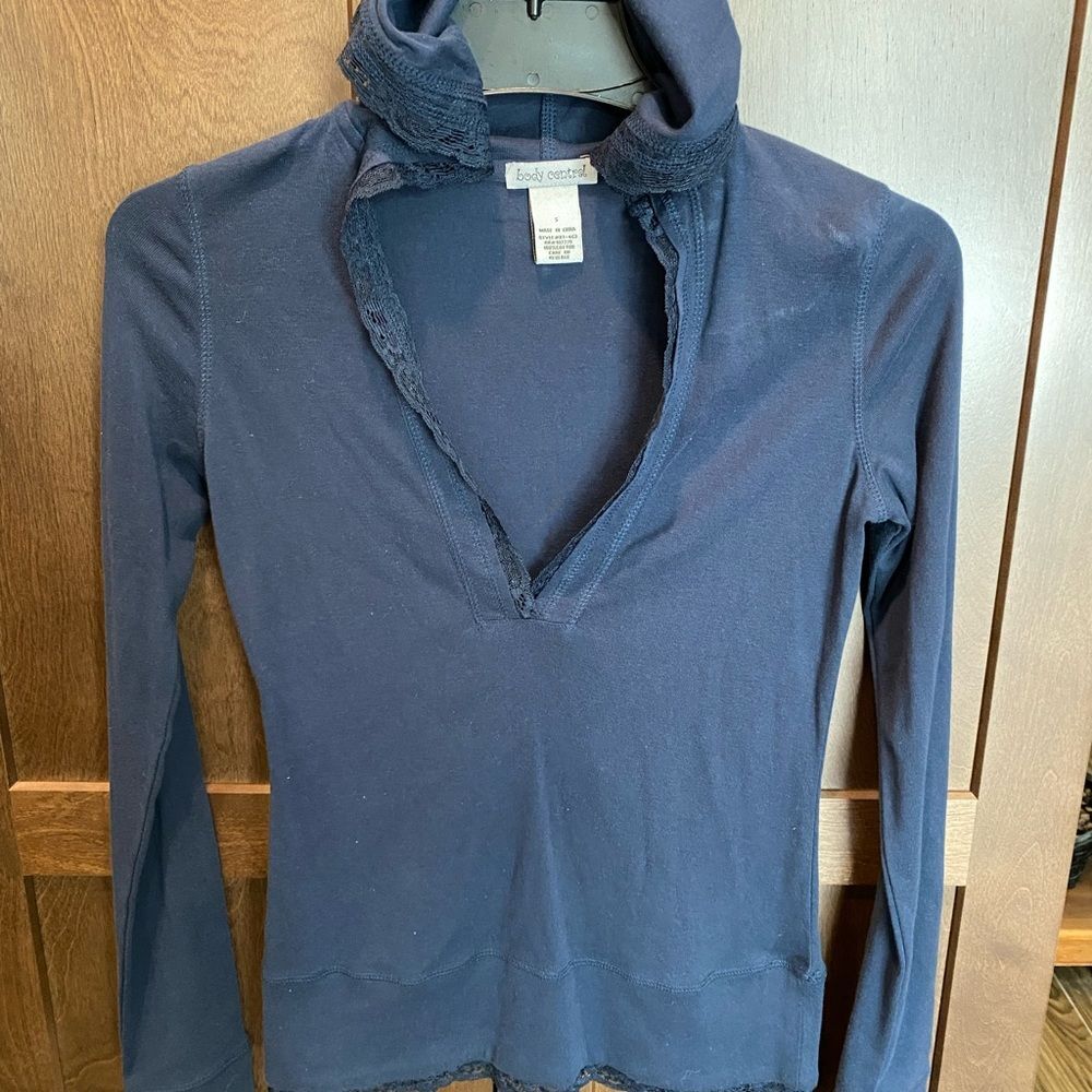 Body Central Navy Lace-Trimmed hoodie Top Sz Small